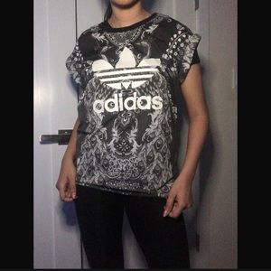 Adidas pattern Tshirt